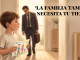Niño con dibujo familiar y padre cansado al fondo con texto: "La familia también necesita tu tiempo". Concepto de equilibrio laboral